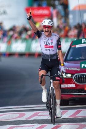 La Vuelta - 80th Tour of Spain 2025 - Stage 6 Jay Vine from Australia of the UAE Team Emirates XRG participates in stage 6 of La Vuelta 2025, which connects Olot in Girona and Pal in Andorra, on August 28, 2025. Andorra Andorra  Copyright: xMartinxSilvaxCosentinox originalFilename:silvacosentino-jayvinef250828_npuRo.jpg