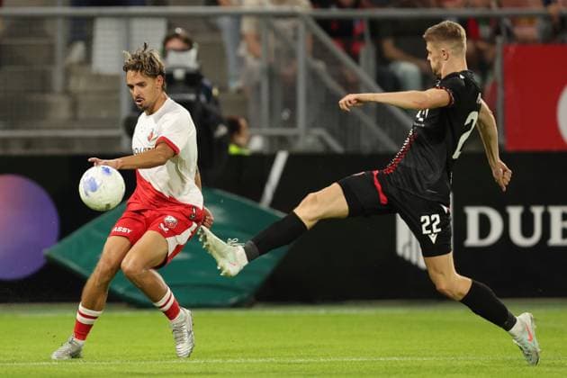 Siebe Horemans of FC Utrecht gives a cross during the match FC Utrecht - Zrinjski at the Galgenwaard for the Europa League (play-off) season 2024-2025 in Utrecht, Netherlands on 28 august 2025, (photo by Peter Lous EYE4images DeFodi Images)