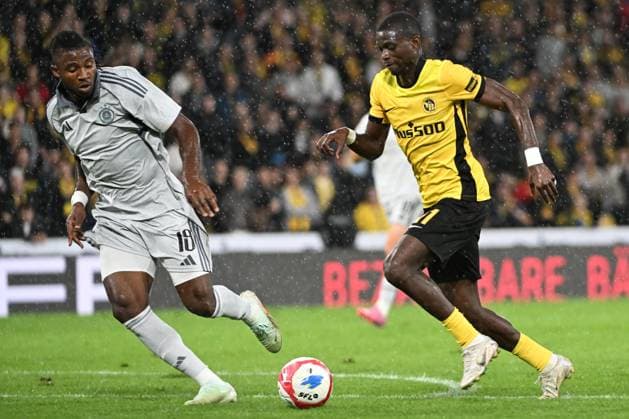 28.08.2025, Bern, Wankdorf, Uefa Europa League, Playoffs, BSC Young Boys - Slovan Bratislava, 11 Ebrima Colley (Young Boys) gegen 19 Sidoine Chounkwi Fogning (Bratislava) Bern Wankdorf Bern Switzerland Copyright: xJustPictures.ch ManuelxWinterbergerx jp-de-MaWi-MWI_1362