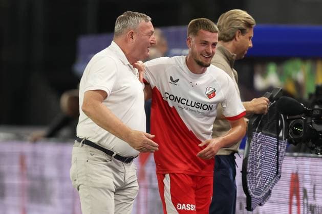 Head Coach Ron Jans of FC Utrecht with Dave van den Berg of FC Utrecht during the match FC Utrecht - Zrinjski at the Galgenwaard for the Europa League (play-off) season 2024-2025 in Utrecht, Netherlands on 28 august 2025, (photo by Peter Lous EYE4images DeFodi Images)
