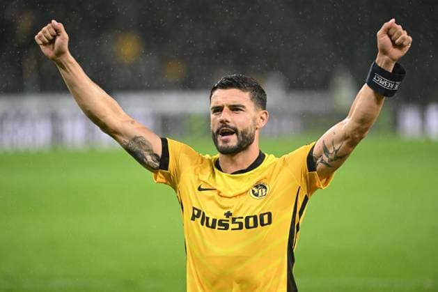 28.08.2025, Bern, Wankdorf, Uefa Europa League, Playoffs, BSC Young Boys - Slovan Bratislava, 23 Loris Benito (Young Boys) freut sich über den Sieg. Bern Wankdorf Bern Switzerland Copyright: xJustPictures.ch ManuelxWinterbergerx jp-de-MaWi-MWI_1464