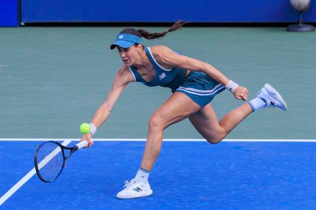 August 28, 2025, Flushing Meadows, New York, USA: Karolina Muchova reaches for a hits a forehand during a match against Sorana Cirstea on Day 5 of the 2025 US Open at USTA Billie Jean King National Tennis Center on Thursday August 28, 2025 in the Flushing neighborhood of the Queens borough of New York City. JAVIER ROJAS PI Flushing Meadows USA - ZUMAp124 20250828_zaa_p124_072 Copyright: xJavierxRojasx