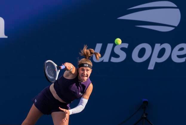 August 28, 2025, Flushing Meadows, New York, USA: Karolina Muchova serves during a match against Sorana Cirstea on Day 5 of the 2025 US Open at USTA Billie Jean King National Tennis Center on Thursday August 28, 2025 in the Flushing neighborhood of the Queens borough of New York City. JAVIER ROJAS PI Flushing Meadows USA - ZUMAp124 20250828_zaa_p124_081 Copyright: xJavierxRojasx
