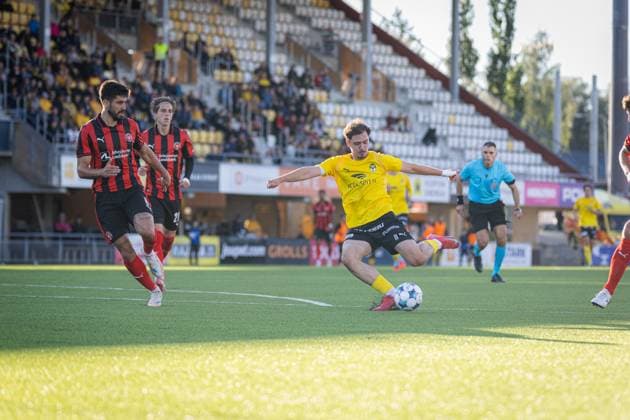 xxkeikkaxx 20250828 Kuopio UEFA Europa League Qualifier Play-offs ottelu KuPS vs FC Midtjylland. Kuvassa KuPSin Agon Sadiku. Niklas Pehkonen All Over Press