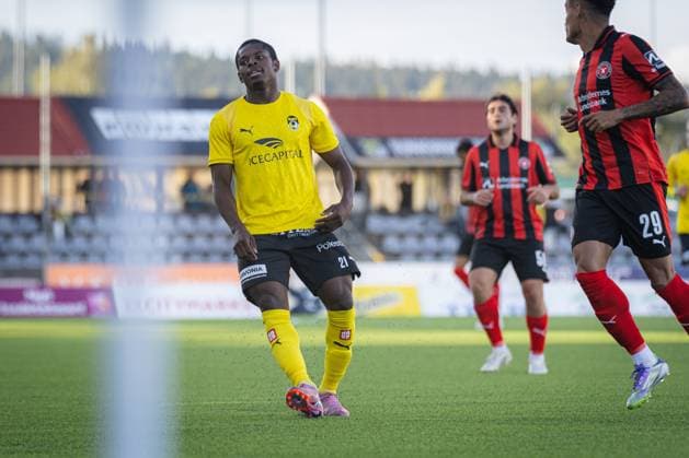 xxkeikkaxx 20250828 Kuopio UEFA Europa League Qualifier Play-offs ottelu KuPS vs FC Midtjylland. Kuvassa KuPSin Joslyn Luyeye-Lutumba. Niklas Pehkonen All Over Press