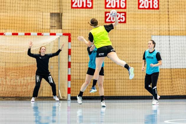 28.08.2025, GER, Handball, Frauen, Saison 2025 2026, Alsco 1.Bundesliga, Thueringer HC Saisoneröffnung öffentliches Training Mannschaftspraesentation Kim Ott (Thueringer HC,25) 99947 Bad Langensalza Salza Halle Sporthalle Mehrz Thüringen Deutschland