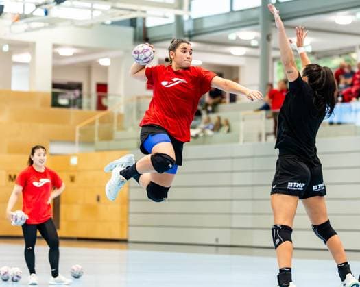 28.08.2025, GER, Handball, Frauen, Saison 2025 2026, Alsco 1.Bundesliga, Thueringer HC Saisoneröffnung öffentliches Training Mannschaftspraesentation Giulia Guarieiro (Thueringer HC,13) 99947 Bad Langensalza Salza Halle Sporthalle Mehrz Thüringen Deutschland