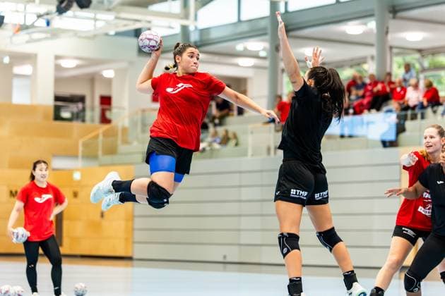28.08.2025, GER, Handball, Frauen, Saison 2025 2026, Alsco 1.Bundesliga, Thueringer HC Saisoneröffnung öffentliches Training Mannschaftspraesentation Giulia Guarieiro (Thueringer HC,13) 99947 Bad Langensalza Salza Halle Sporthalle Mehrz Thüringen Deutschland