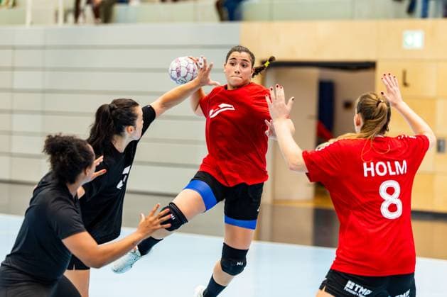 28.08.2025, GER, Handball, Frauen, Saison 2025 2026, Alsco 1.Bundesliga, Thueringer HC Saisoneröffnung öffentliches Training Mannschaftspraesentation Giulia Guarieiro (Thueringer HC,13) 99947 Bad Langensalza Salza Halle Sporthalle Mehrz Thüringen Deutschland