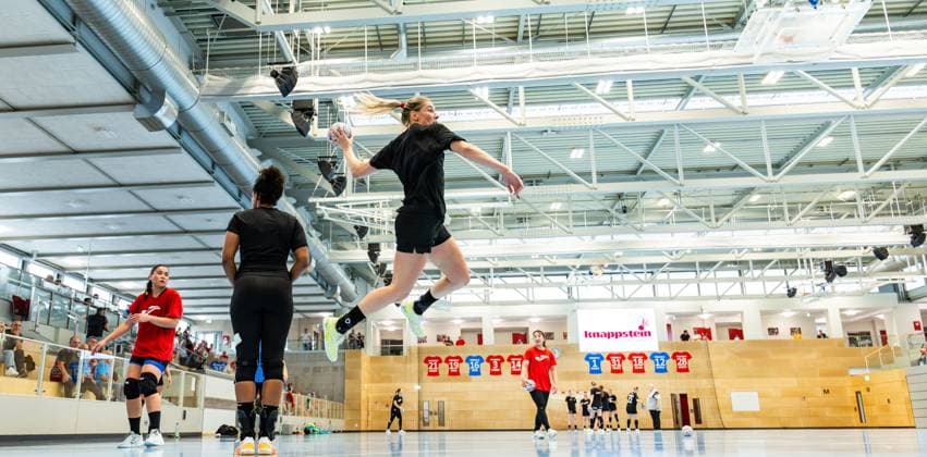 28.08.2025, GER, Handball, Frauen, Saison 2025 2026, Alsco 1.Bundesliga, Thueringer HC Saisoneröffnung öffentliches Training Mannschaftspraesentation Nathalie Hendrikse (Thueringer HC,6) 99947 Bad Langensalza Salza Halle Sporthalle Mehrz Thüringen Deutschland