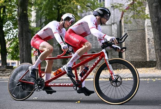 Poland Maciej Wojcik and pilot Michal Podlaski (MB) pictured in action during the individual time trial at the UCI Para-cycling Road World Championships, Friday 29 August 2025, in Ronse. The UCI Para-Cycling Road World Championships take place from 28 to 31 Augustus in Ronse. JASPERxJACOBS  x132715248x