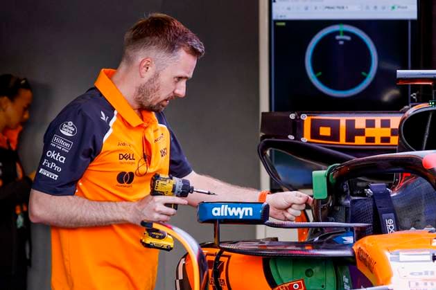 McLaren F1 team mechanics working on the car of Oscar Piastri in the pit box during the Formula 1 Heineken Dutch Grand Prix 2025 on Day 1 at Circuit Zandvoort on August 29, 2025 in Zandvoort, Netherlands. (Photo by Marcel ter Bals DeFodi Images)