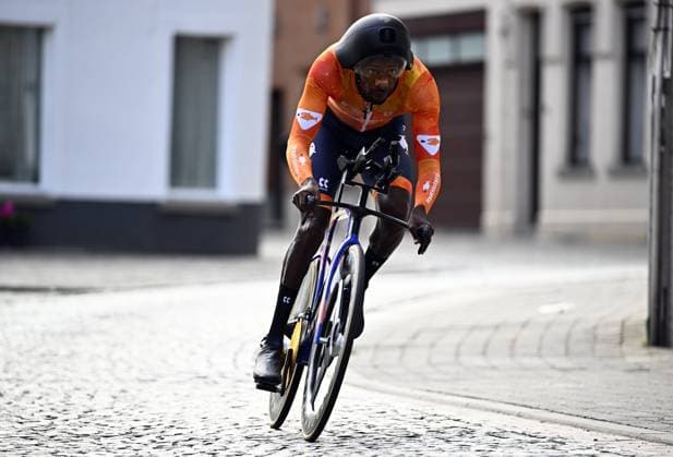 Netherlands Daniel Abraham Gebru (MC5) pictured in action during the individual time trial at the UCI Para-cycling Road World Championships, Friday 29 August 2025, in Ronse. The UCI Para-Cycling Road World Championships take place from 28 to 31 Augustus in Ronse. JASPERxJACOBS  x132716687x