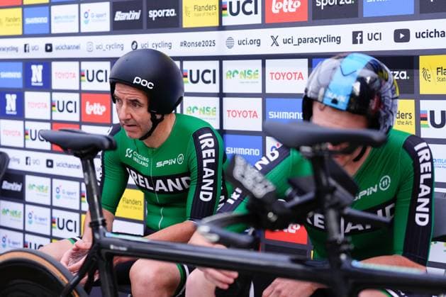 2025 UCI Para-cycling Road World Championships Picture by Olly Hassell SWpix.com - 29 08 2025 - Cycling - 2025 UCI Para-cycling Road World Championships - Ronse, Flanders, Belgium - Men B Individual Time Trial (ITT) - Damien Vereker piloted by Mitchell Mc Laughlin (Ireland) Copyright: x xSWpix.comx(t axPhotographyxHubxLtd)xOllyxHassell SWpix.comx SWP-3069-0448