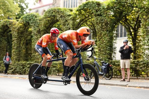 2025 UCI Para-cycling Road World Championships Picture by John Clifton SWpix.com - 29 08 2025 - Cycling - 2025 UCI Para-cycling Road World Championships - Ronse, Flanders, Belgium - Men B Individual Time Trial (ITT) - Thijs Van Jaarsveld piloted by Bouke Gerritsma (Netherlands) Copyright: x xSWpix.comx(t axPhotographyxHubxLtd)xJohnxClifton SWpix.comx SWP-3069-0461