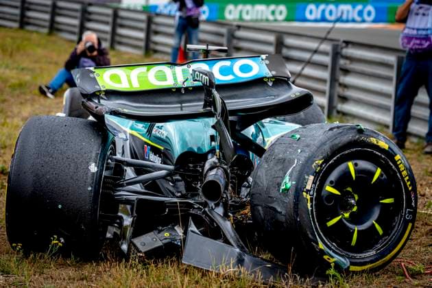 Formule 1 driver Lance Stroll of Aston Martin crashed with his car during the match Formula 1 Zandvoort friday 2025, free practice at the Formula 1 circuit Zandvoort for the Formula One Zandvoort friday 2025 season 2025-2026 in ZANDVOORT, Netherlands on 29 august 2025, (photo by Marcel van Dorst EYE4images DeFodi Images) DATUM AANPASSEN!!!!!!!