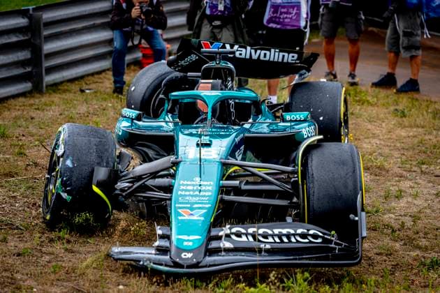 Formule 1 driver Lance Stroll of Aston Martin crashed with his car during the match Formula 1 Zandvoort friday 2025, free practice at the Formula 1 circuit Zandvoort for the Formula One Zandvoort friday 2025 season 2025-2026 in ZANDVOORT, Netherlands on 29 august 2025, (photo by Marcel van Dorst EYE4images DeFodi Images) DATUM AANPASSEN!!!!!!!
