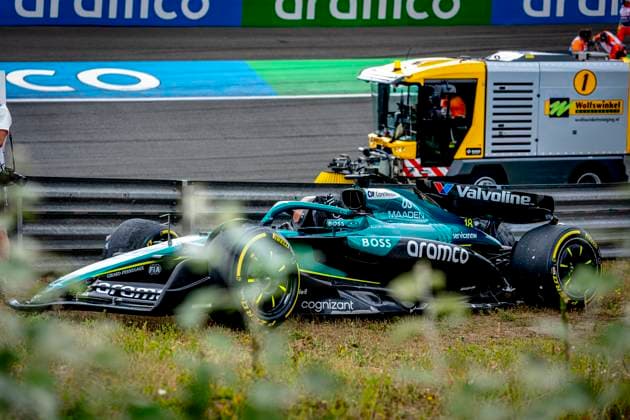 Formule 1 driver Lance Stroll of Aston Martin crashed with his car during the match Formula 1 Zandvoort friday 2025, free practice at the Formula 1 circuit Zandvoort for the Formula One Zandvoort friday 2025 season 2025-2026 in ZANDVOORT, Netherlands on 29 august 2025, (photo by Marcel van Dorst EYE4images DeFodi Images) DATUM AANPASSEN!!!!!!!