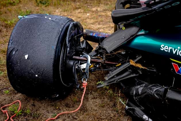 Formule 1 driver Lance Stroll of Aston Martin crashed with his car during the match Formula 1 Zandvoort friday 2025, free practice at the Formula 1 circuit Zandvoort for the Formula One Zandvoort friday 2025 season 2025-2026 in ZANDVOORT, Netherlands on 29 august 2025, (photo by Marcel van Dorst EYE4images DeFodi Images) DATUM AANPASSEN!!!!!!!
