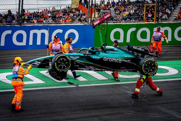 Formule 1 driver Lance Stroll of Aston Martin crashed with his car during the match Formula 1 Zandvoort friday 2025, free practice at the Formula 1 circuit Zandvoort for the Formula One Zandvoort friday 2025 season 2025-2026 in ZANDVOORT, Netherlands on 29 august 2025, (photo by Marcel van Dorst EYE4images DeFodi Images) DATUM AANPASSEN!!!!!!!