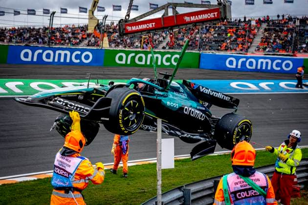 Formule 1 driver Lance Stroll of Aston Martin crashed with his car during the match Formula 1 Zandvoort friday 2025, free practice at the Formula 1 circuit Zandvoort for the Formula One Zandvoort friday 2025 season 2025-2026 in ZANDVOORT, Netherlands on 29 august 2025, (photo by Marcel van Dorst EYE4images DeFodi Images) DATUM AANPASSEN!!!!!!!
