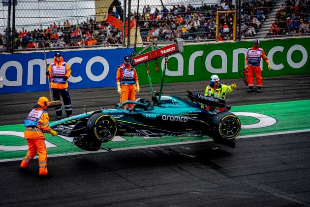 Formule 1 driver Lance Stroll of Aston Martin crashed with his car during the match Formula 1 Zandvoort friday 2025, free practice at the Formula 1 circuit Zandvoort for the Formula One Zandvoort friday 2025 season 2025-2026 in ZANDVOORT, Netherlands on 29 august 2025, (photo by Marcel van Dorst EYE4images DeFodi Images) DATUM AANPASSEN!!!!!!!