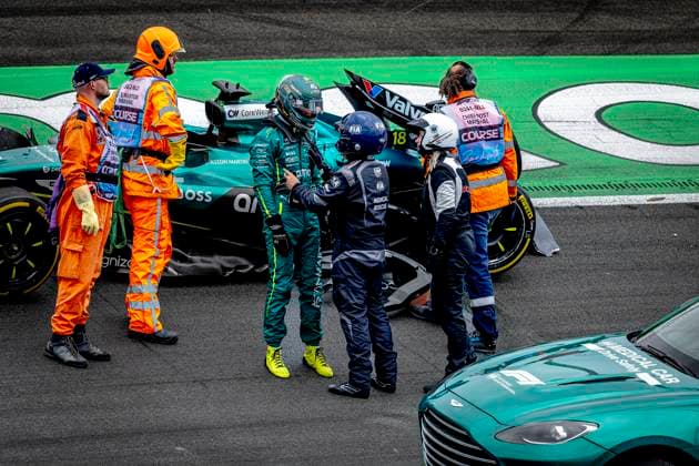 Formule 1 driver Lance Stroll of Aston Martin crashes with his car during the match Formula 1 Zandvoort friday 2025, free practice at the Formula 1 circuit Zandvoort for the Formula One Zandvoort friday 2025 season 2025-2026 in ZANDVOORT, Netherlands on 29 august 2025, (photo by Marcel van Dorst EYE4images DeFodi Images)