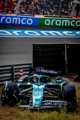Formule 1 driver Lance Stroll of Aston Martin crashes with his car during the match Formula 1 Zandvoort friday 2025, free practice at the Formula 1 circuit Zandvoort for the Formula One Zandvoort friday 2025 season 2025-2026 in ZANDVOORT, Netherlands on 29 august 2025, (photo by Marcel van Dorst EYE4images DeFodi Images)