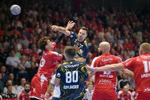 Dani Baijens (Rhein-Neckar Loewen 77) beim Wurf; Leon Stehl (MT Melsungen 13) (L), Jannik Kohlbacher (Rhein-Neckar Loewen 80), Adrian Sipos (MT Melsungen 8), Dainis Kristopans (MT Melsungen 10) (R) , GER, MT Melsungen - Rhein-Neckar Loewen, Handball, 1. Bundesliga, 1. Spieltag, Saison 2025 2026, 29.08.2025, GER, MT Melsungen - Rhein-Neckar Loewen, Handball, 1. Bundesliga, 1. Spieltag, Saison 2025 2026, 29.08.2025 Kassel Copyright: xEibner-Pressefotox xRolandxSippelx EP_RSL