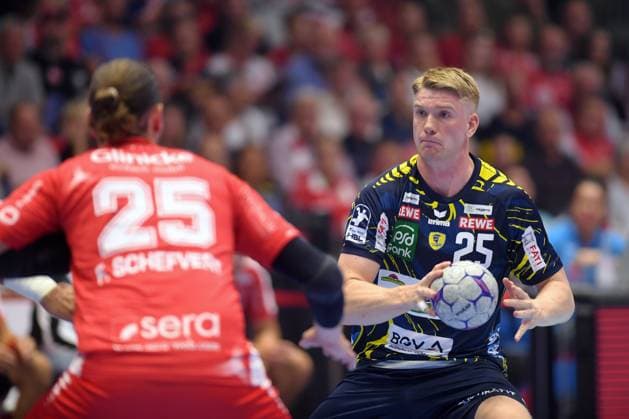 Haukur Thrastarson (Rhein-Neckar Loewen 25) (am Ball), Olle Forsell Schefvert (MT Melsungen 25) , GER, MT Melsungen - Rhein-Neckar Loewen, Handball, 1. Bundesliga, 1. Spieltag, Saison 2025 2026, 29.08.2025, GER, MT Melsungen - Rhein-Neckar Loewen, Handball, 1. Bundesliga, 1. Spieltag, Saison 2025 2026, 29.08.2025 Kassel Copyright: xEibner-Pressefotox xRolandxSippelx EP_RSL