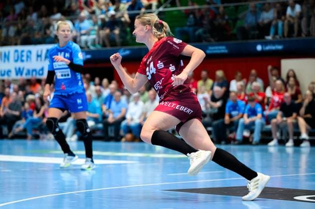 Handball: Bundesliga Frauen, Union Neckarsulm - HSG Bensheim Auerbach Mia Zierke (Bensheim) Neckarsulm Ballei Baden-Württemberg Deutschland