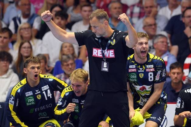 Jubel bei Maik Machulla (Trainer Rhein-Neckar Loewen), Tim Nothdurft (Rhein-Neckar Loewen 8) (R), Gino Steenaerts (Rhein-Neckar Loewen 14) , GER, MT Melsungen - Rhein-Neckar Loewen, Handball, 1. Bundesliga, 1. Spieltag, Saison 2025 2026, 29.08.2025, GER, MT Melsungen - Rhein-Neckar Loewen, Handball, 1. Bundesliga, 1. Spieltag, Saison 2025 2026, 29.08.2025 Kassel Copyright: xEibner-Pressefotox xRolandxSippelx EP_RSL