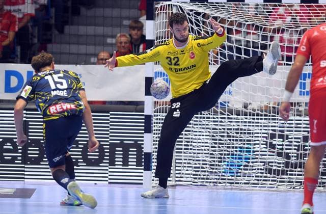 David More (Rhein-Neckar Loewen 15) beim Wurf; Kristof Palasics (Torwart MT Melsungen 32) (hinten) , GER, MT Melsungen - Rhein-Neckar Loewen, Handball, 1. Bundesliga, 1. Spieltag, Saison 2025 2026, 29.08.2025, GER, MT Melsungen - Rhein-Neckar Loewen, Handball, 1. Bundesliga, 1. Spieltag, Saison 2025 2026, 29.08.2025 Kassel Copyright: xEibner-Pressefotox xRolandxSippelx EP_RSL