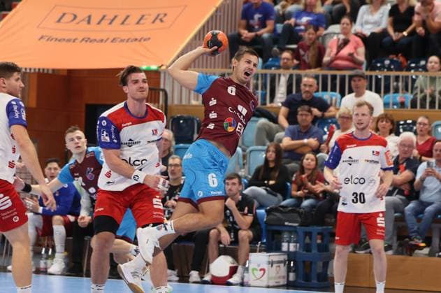 GER HBL2 Saison 2025 2026 VfL Potsdam vs HBW Balingen Weilstetten, 29.08.25, MBS Arena, Potsdam Stefan BAUER (HBW Balingen-Weilstetten 99), Markus MAHR (1.VfL Potsdam 6), Sascha PFATTHEICHER (HBW Balingen-Weilstetten 30)