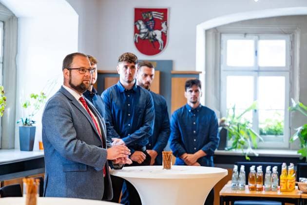 29.08.2025, GER, Handball, Maenner, Saison 25 26, ThSV Eisenach Saisonstart beim Oberbuergermeister der Wartburgstadt Eisenach Christoph Ihling 99817 Eisenach Rathaus Marktplatz Thueringen Deutschland