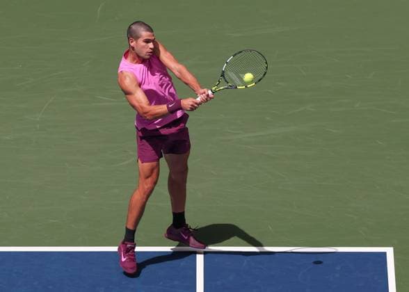 Carlos Alcaraz (ESP), von oben, USTA Billie Jean King National Tennis Center, Flushing Meadows, New York, USA . Copyright: xJuergenxHasenkopfx