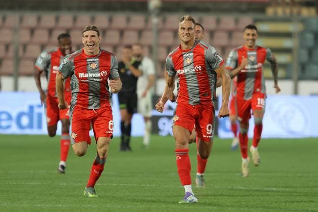 MANUEL DE LUCA, FEDERICO BASCHIROTTO, Cremonese, Serie A, 2025-26, Cremonese vs Sassuolo 3-2, 29-08-2025, Esultanza, Celebration, Jubel SERIE A 2025-26 CREMONESE-SASSUOLO 3-2