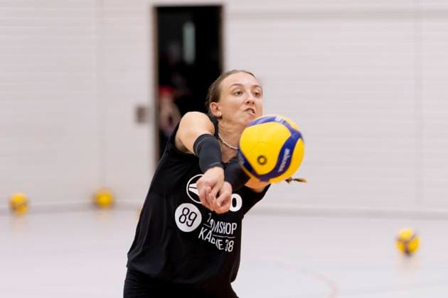 Testspiel: Schwarz-Weiss Erfurt vs. VfB Suhl LOTTO Thüringen; Erfurt; 29.08.2025 Lydia Stemmler ( 13; Schwarz-Weiss Erfurt) Testspiel: Schwarz-Weiss Erfurt vs. VfB Suhl LOTTO Thüringen; Riethsporthalle Erfurt; 29.08.2025 Copyright: xBEAUTIFULxSPORTS Duehringx