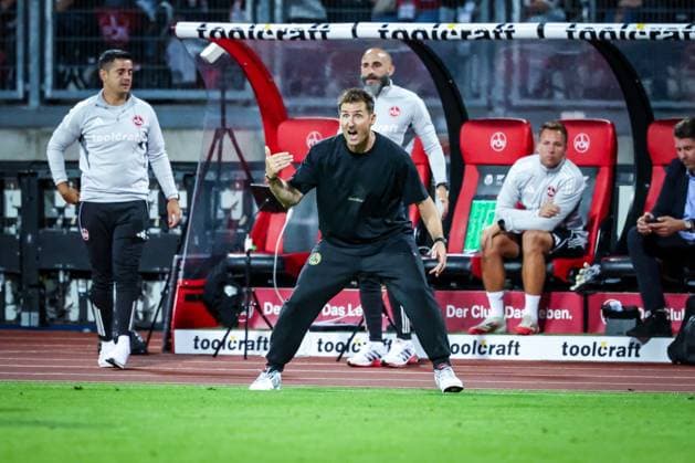 Chef-Trainer Miroslave Klose (1. FC Nuernberg) sehr energisch an der Außenlinie, gibt Anweisungen, 1. FC Nuernberg vs. SC Paderborn 07, DFL, 2. Bundesliga, Saison 2025 2026, Max-Morlock-Stadion, 4. Spieltag, Hinrunde, 29.08.2025 DFB regulations prohibit any use of photographs as image sequences and or quasi-video Nuernberg Bayern Deutschland