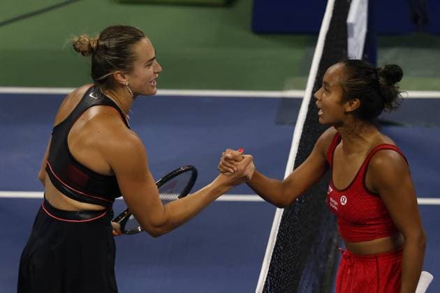 August 29, 2025, New York City, New York, United States: ARYNA SABALENKA and LEYLAH FERNANDEZ of Canada after the match in the third round of US Open 2025 at the USTA Billie Jean King National Tennis Center. Queens, New York City. Sabalenka won 6:3, 7:6 New York City United States - ZUMAc278 20250829_zsp_c278_029 Copyright: xMarcinxCholewinskix