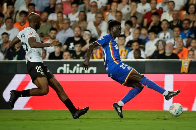 Valencia CF v Getafe CF - LaLiga EA Sports Dimitri Foulquier of Valencia CF and Coba of Getafe CF play during the LaLiga match between Valencia CF and Getafe CF at Mestalla Stadium in Valencia, Spain, on August 29, 2025. Valencia Spain  Copyright: xJosexMiguelxFernandezx originalFilename:fernandezdevelascosanz-valencia250829_npROr.jpg