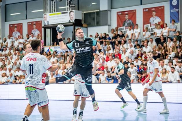 2. HBL; TV Hüttenberg - HC Oppenweiler Backnang, 29.08.25 Niklas Diebel (HC Oppenweiler Backnang, 17), Lasse Ohl (TV Hüttenberg, 11), Paul Ohl (TV Hüttenberg, 10), Torsten Anselm (TV Hüttenberg, 25), 2. HBL; TV Hüttenberg - HC Oppenweiler Backnang: Hüttenberg, 29.08.25 Copyright: xBEAUTIFULxSPORTS Roeczeyx