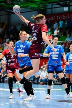 Handball: Bundesliga Frauen, Union Neckarsulm - HSG Bensheim Auerbach Nina Engel (HSG Bensheim) Neckarsulm Ballei Baden-Württemberg Deutschland