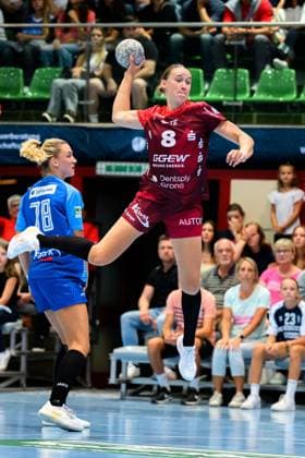 Handball: Bundesliga Frauen, Union Neckarsulm - HSG Bensheim Auerbach Lena Degenhardt (HSG Bensheim) Neckarsulm Ballei Baden-Württemberg Deutschland