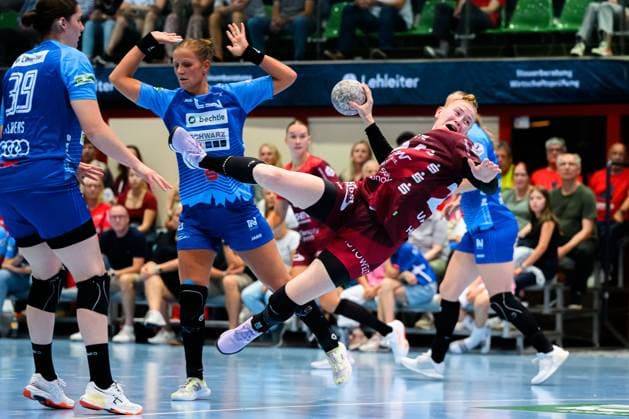 Handball: Bundesliga Frauen, Union Neckarsulm - HSG Bensheim Auerbach Meike Schmelzer (Bensheim) Neckarsulm Ballei Baden-Württemberg Deutschland