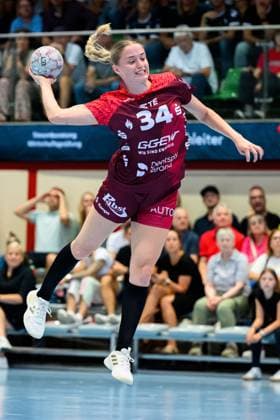 Handball: Bundesliga Frauen, Union Neckarsulm - HSG Bensheim Auerbach Mia Ziercke (Bensheim) Neckarsulm Ballei Baden-Württemberg Deutschland