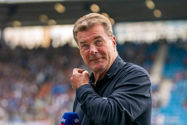 Dieter Hecking (VfL Bochum, Trainer) vor Spielbeginn im Interview bei skysport 30.08.2025 VfL Bochum - SC Preußen Münster, Fussball, 2. Bundesliga, vonovia Ruhrstadion, Bochum DFL regulations prohibit any use of photographs as image sequences and or quasi-video. Copyright: HMBxMedia xMarcoxBader