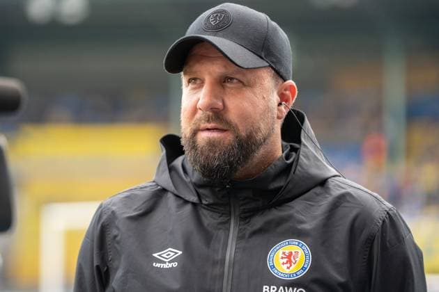 Heiner Backhaus (Chef-Trainer Eintracht Braunschweig) GER, Eintracht Braunschweig gegen DSC Arminia Bielefeld, Fussball, 2. Bundesliga, 4. Spieltag, Spielzeit 2025 26, 30.08.2025 DFL REGULATIONS PROHIBIT ANY USE OF PHOTOGRAPHS AS IMAGE SEQUENCES AND OR QUASI-VIDEO GER, Eintracht Braunschweig gegen DSC Arminia Bielefeld, Fussball, 2. Bundesliga, 4. Spieltag, Spielzeit 2025 26, 30.08.2025 Braunschweig