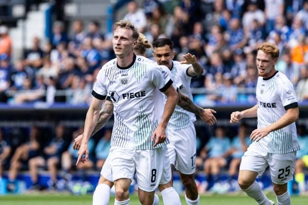 2. Fußball Bundesliga: VfL Bochum - SC Preußen Münster; 30.08.2025 SC Preußen Münster bejubeln das Tor, 1:= durch Joshua Mees (SC Preußen Münster, 8) 2. Fußball Bundesliga: VfL Bochum - SC Preußen Münster; Vonovia-Ruhrstadion, Bochum; 30.08.2025 DFL regulations prohibit any use of photographs as image sequences and or quasi video.