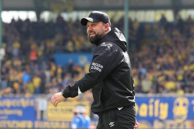 Braunschweig vs. Bielefeld, 2. BL Braunschweig, 30.08.2025, FUßBALL - Eintracht Braunschweig vs. Arminia Bielefeld, 2. BL, Saison 2025 26. Cheftrainer Heiner Backhaus (Eintracht Braunschweig) Braunschweig